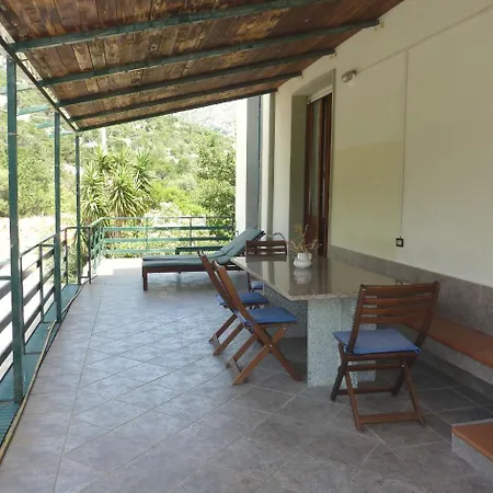 Apartment La Bouganville